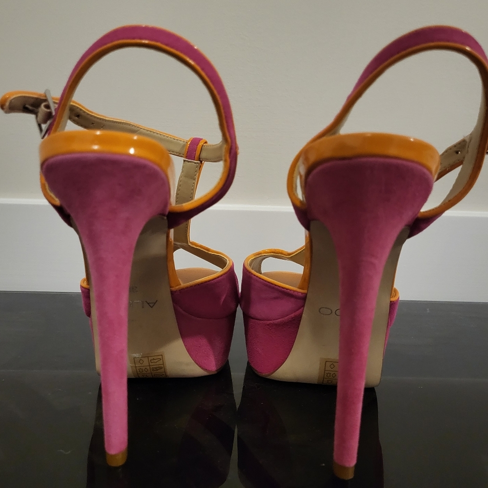Sandals - Picture 2 of 4